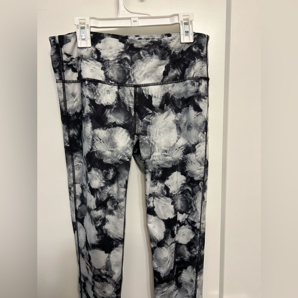 Athleta Floral Crush Chaturanga 7/8 Leggings - Picture 2 of 12